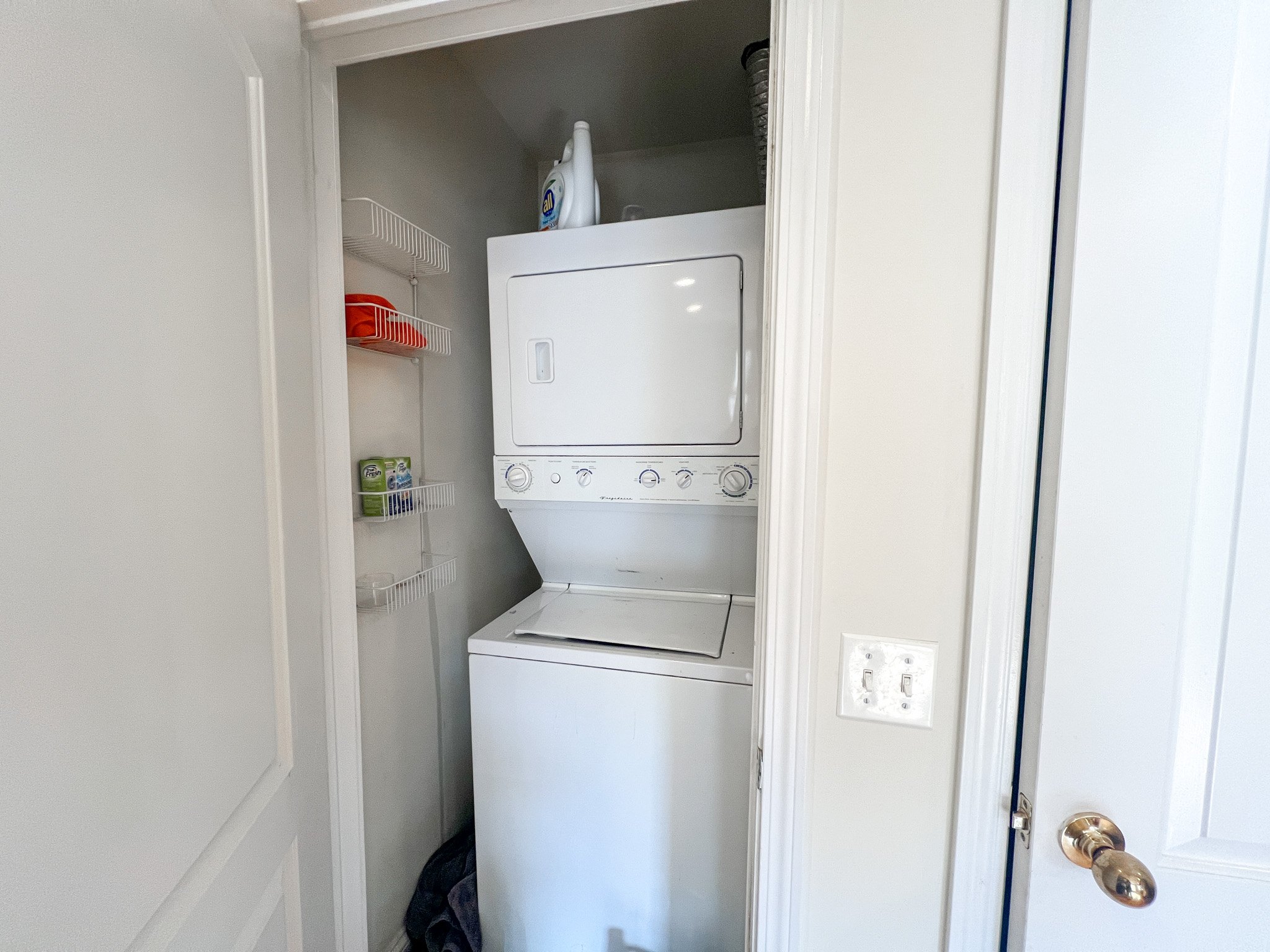 718-20 W Buckingham Pl 718-20 W Buckingham Pl., Chicago, IL 60657 - Leasing by Cross Street